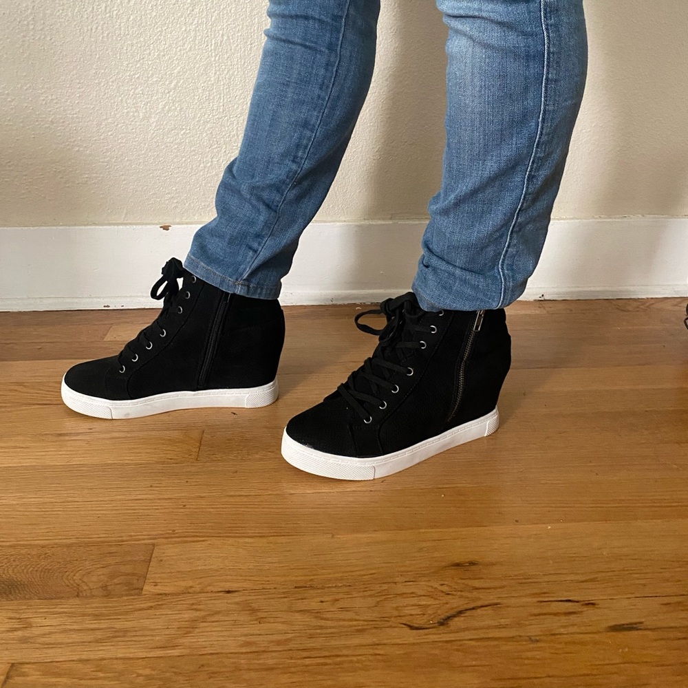 Steve Madden Polley black high top wedge 7.5